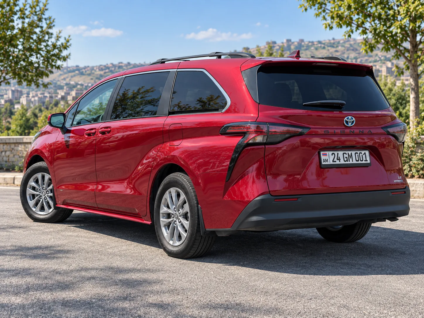 Toyota Sienna — фото 2